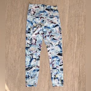NWOT Lululemon wunder train leggings with blue tropical pattern